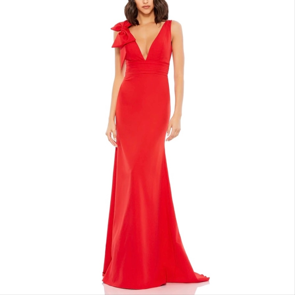 Mac Duggal Red Bow Shoulder V Neck Gown Dress, size 8